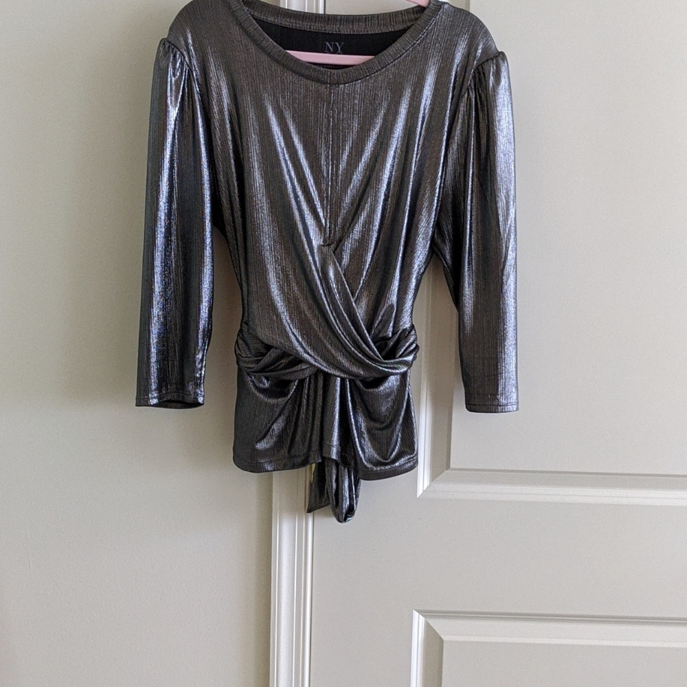 Blouse - Picture 2 of 2